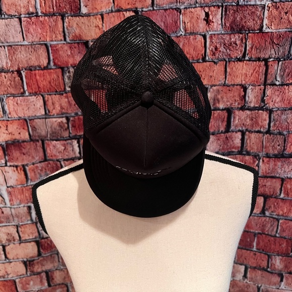 NWOT - District DT624 Flat Bill Snapback Trucker Cap - Picture 6 of 7